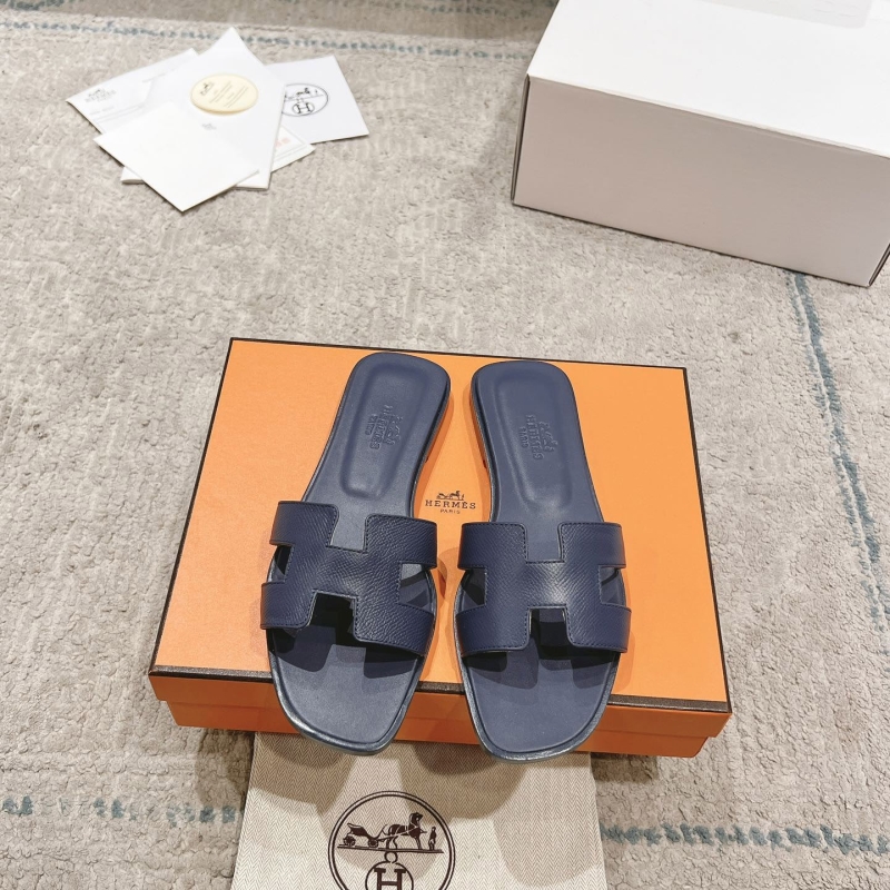 H**mes slippers